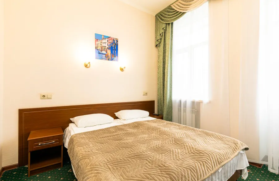 Номер «Люкс» 2-местный 2-комнатный в корпусе 2 санатория «им.Димитрова» в г. Кисловодске - фотография