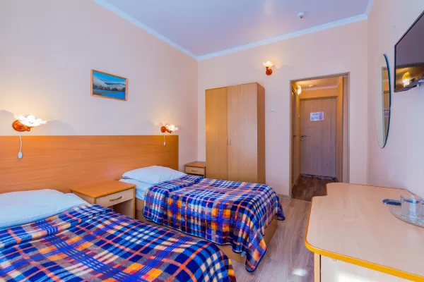 Двухместный номер 2 категории в 4 корпусе в санатории им. Димитрова в городе Кисловодске - фотография