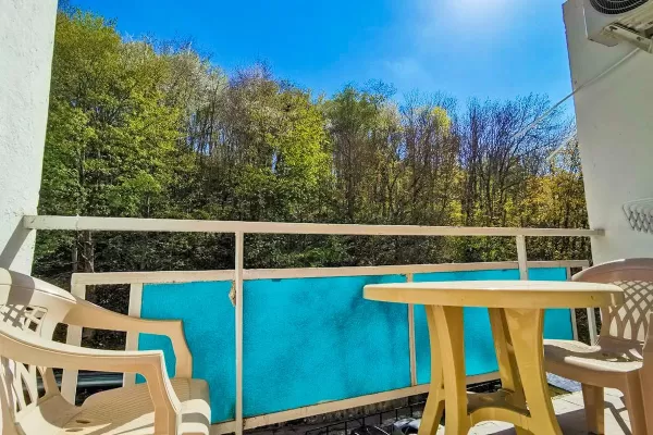 Двухместный номер 2 категории в 4 корпусе в санатории им. Димитрова в городе Кисловодске - фотография