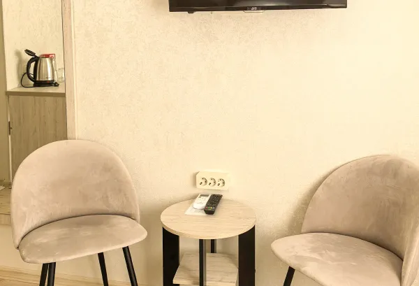 Номер «Комфорт» 2-местный 1-комнатный 1 категории в 4 корпусе санатория «им.Димитрова» в г. Кисловодске - фотография