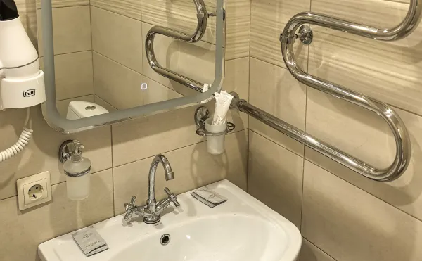 Номер «Комфорт» 2-местный 1-комнатный 1 категории в 4 корпусе санатория «им.Димитрова» в г. Кисловодске - фотография