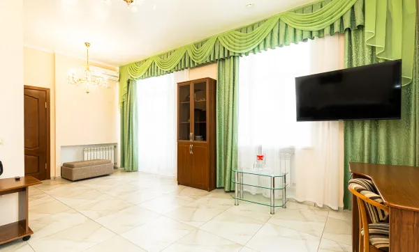 Номер «Люкс» 2-местный 2-комнатный в корпусе 2 санатория «им.Димитрова» в г. Кисловодске - фотография