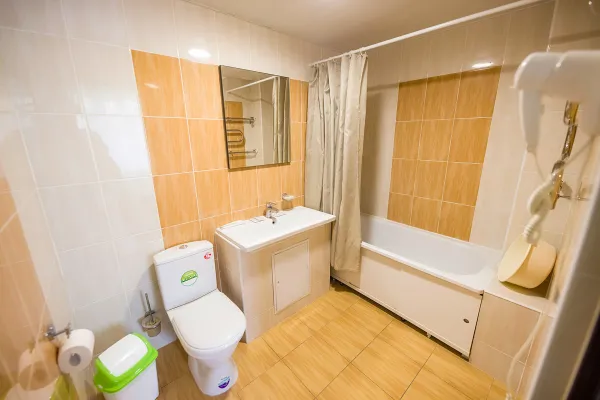 Номер «2-местный 2-комнатный» 1 категории в корпусе 2 в санатории «Димитрова» в Кисловодске - фотография