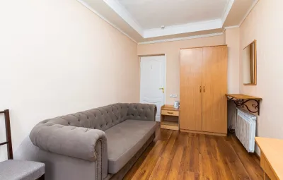 Номер 2-местный 2-комнатный 3 категории в 3 корпусе санатория «им.Димитрова» в г. Кисловодске - фотография